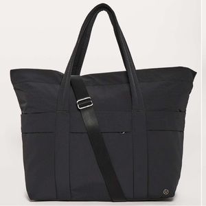 Lululemon On My Level Duffel - 30L - Black